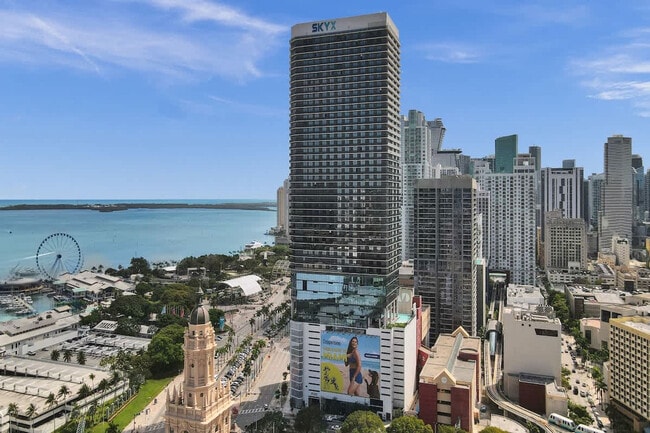 Building Photo - 398 NE 5th St