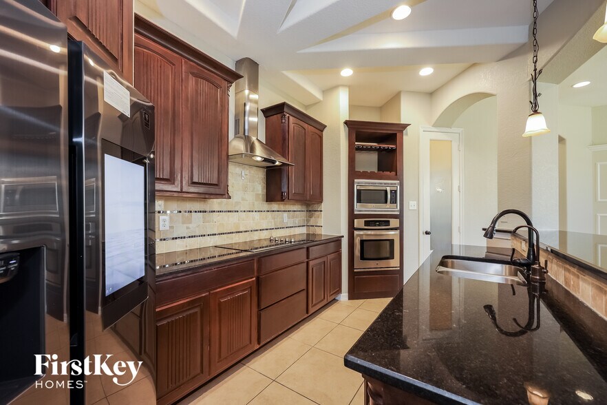 Building Photo - 8638 Key S Way