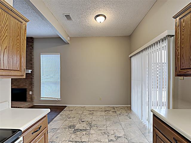 Building Photo - 7764 Creekview Dr