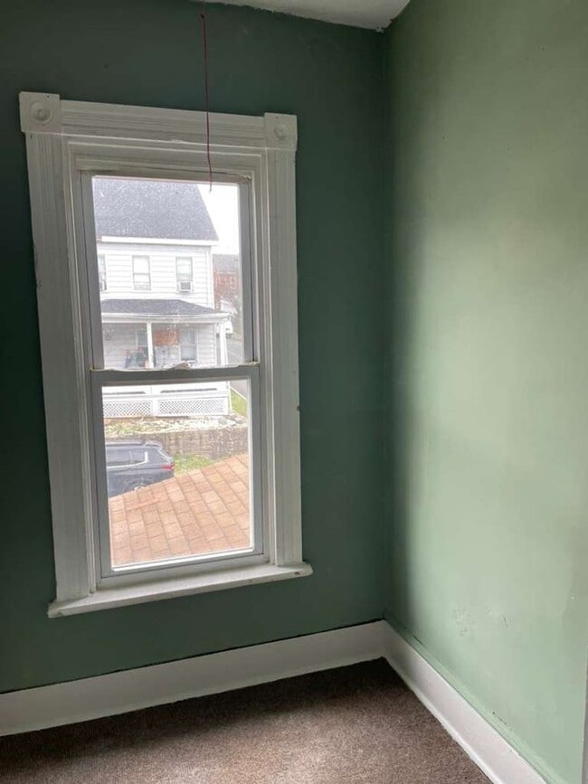 Building Photo - 436 Crawford Ave