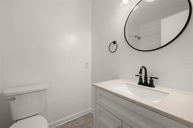 Building Photo - 3257 Laurel Dale Dr
