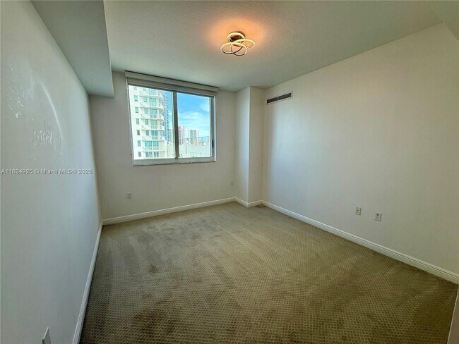Building Photo - 1745 E Hallandale Beach Blvd