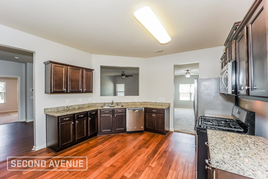 Building Photo - 4080 Clay Ct SE