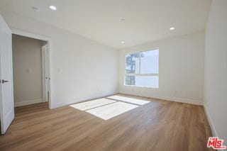 Building Photo - 10801 Kling St