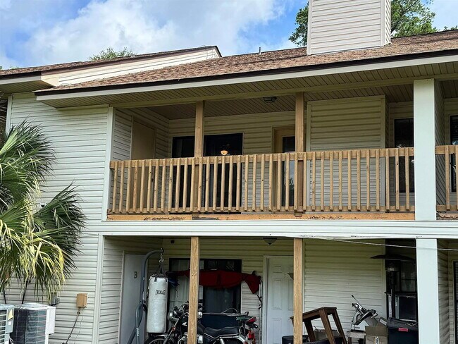 Building Photo - 2BR Condo with Private Baths, Fireplace, Balcony & In-unit Washer/Dryer– Near FSU & TSC