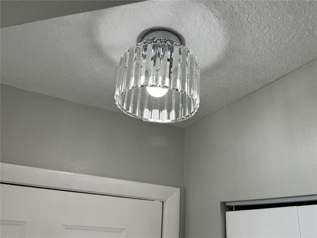 Building Photo - 2569 Grassy Point Dr