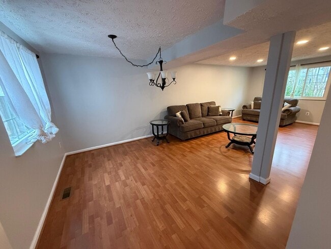 Building Photo - 8302 White Star Ct