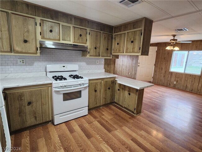 Building Photo - 1111 Hardy Ln