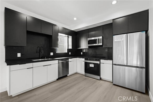 Building Photo - 644 N Boyle Ave