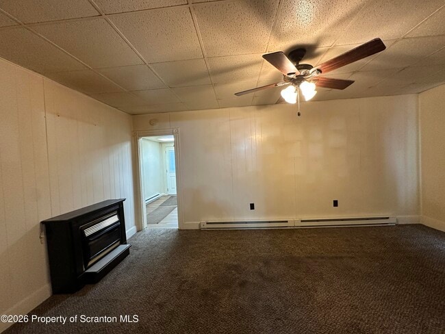 Building Photo - 546 Main St