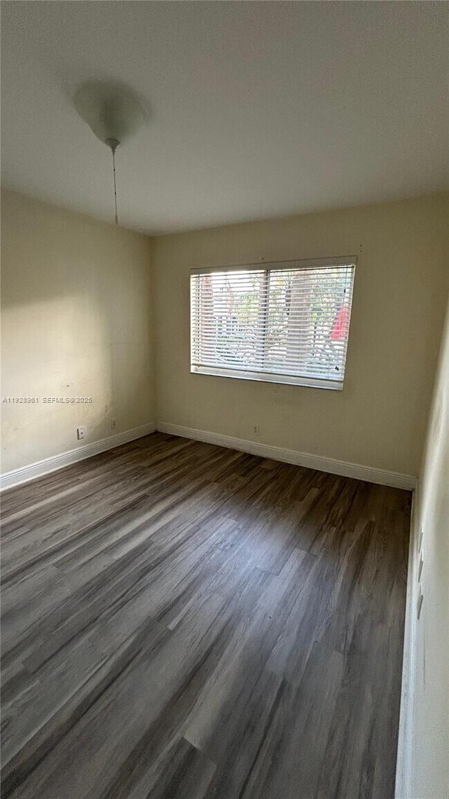 Building Photo - 5686 Rock Island Rd