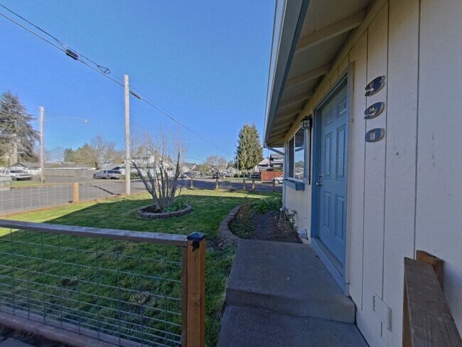 Building Photo - Charming 2 bedroom House in Junction City