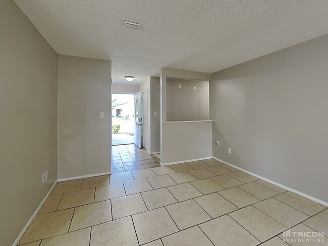 Building Photo - 1525 Guinevere Dr