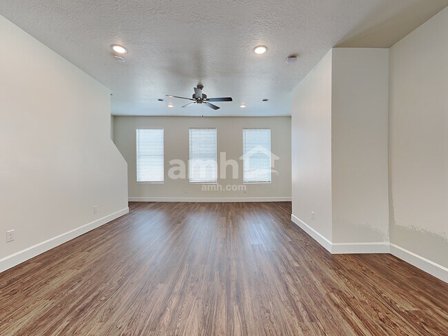 Building Photo - 11078 S Trocadero Ave