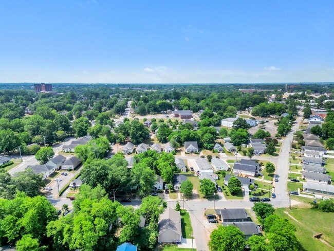 Building Photo - Stunning 3-Bedroom, 2-Bathroom Home Featuring Open-Concept Luxury Living $2150/mo rent