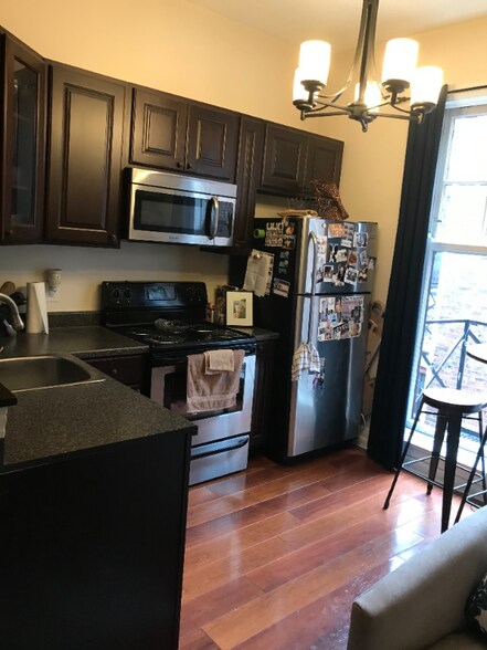 Primary Photo - 402 N Delaware St