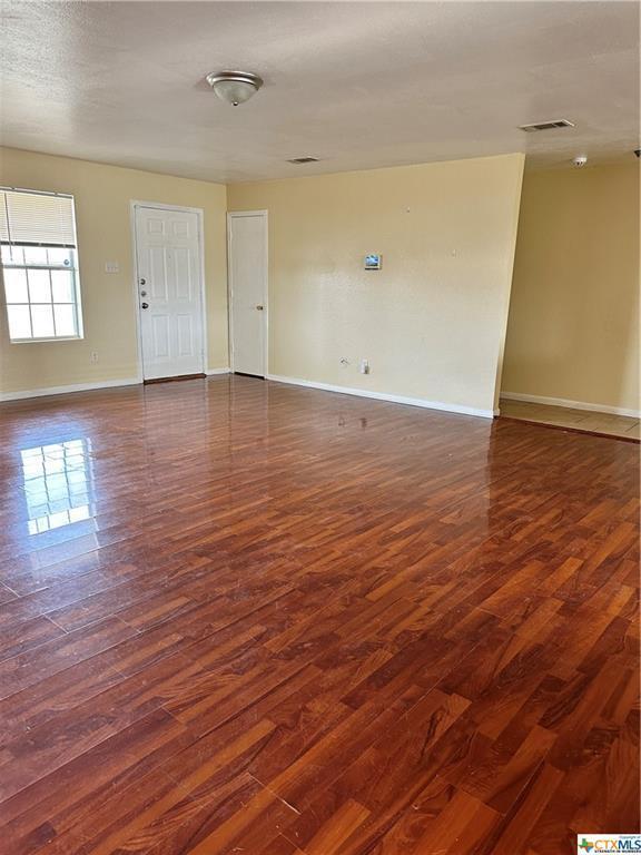 Building Photo - "Spacious 4-Bedroom Gem with 2 Full Baths in Killeen, TX - 1,647 Sq Ft of Comfort Awaits!"