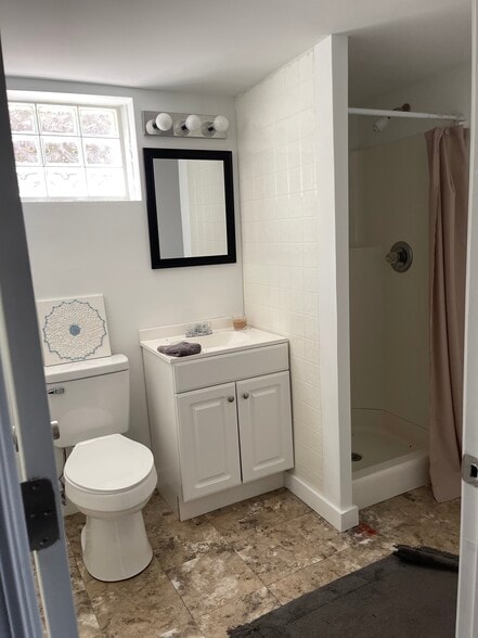 Downstairs bath - 1411 Falcon Dr