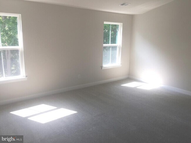 Building Photo - 735 Stonehouse Wy