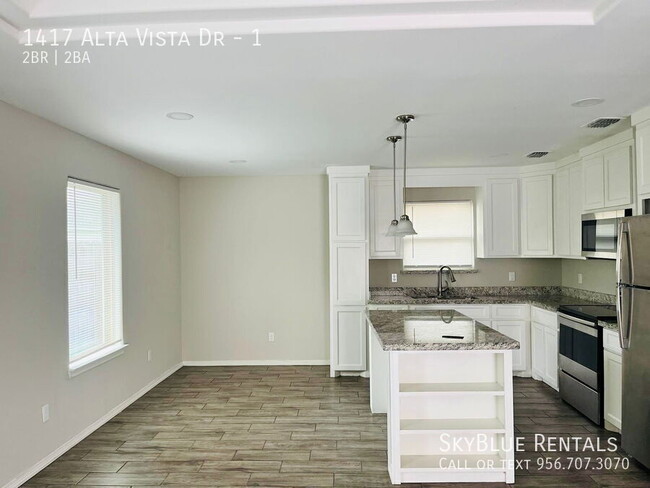 Building Photo - 1417 Alta Vista Dr