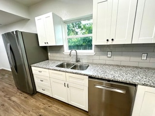 Building Photo - 300 N Oak Dr