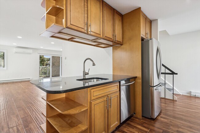 Building Photo - 61 Rock Spring Rd