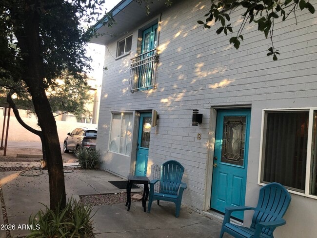 Building Photo - 2025 S Granada Dr