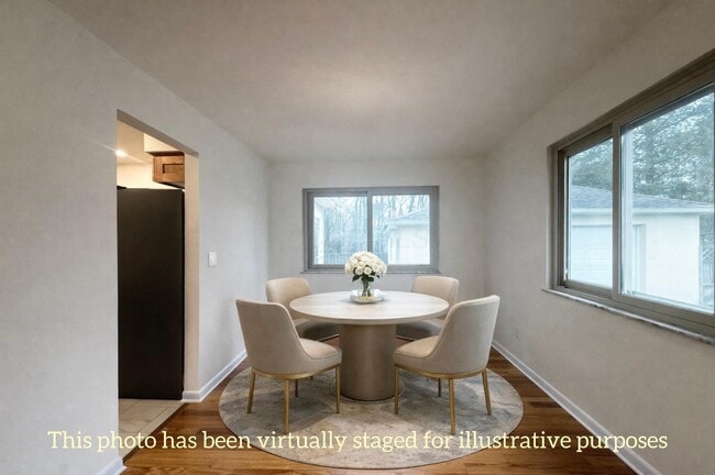 Building Photo - 3640 Tillbury Ave