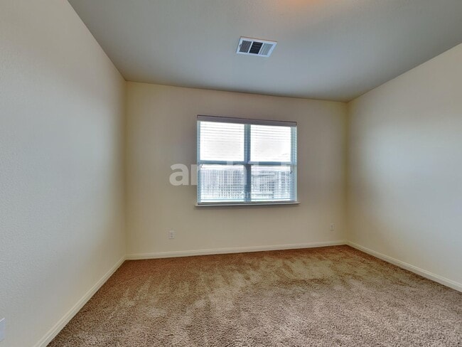 Building Photo - 1544 Park Trails Blvd