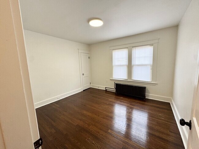 Building Photo - 162 High St