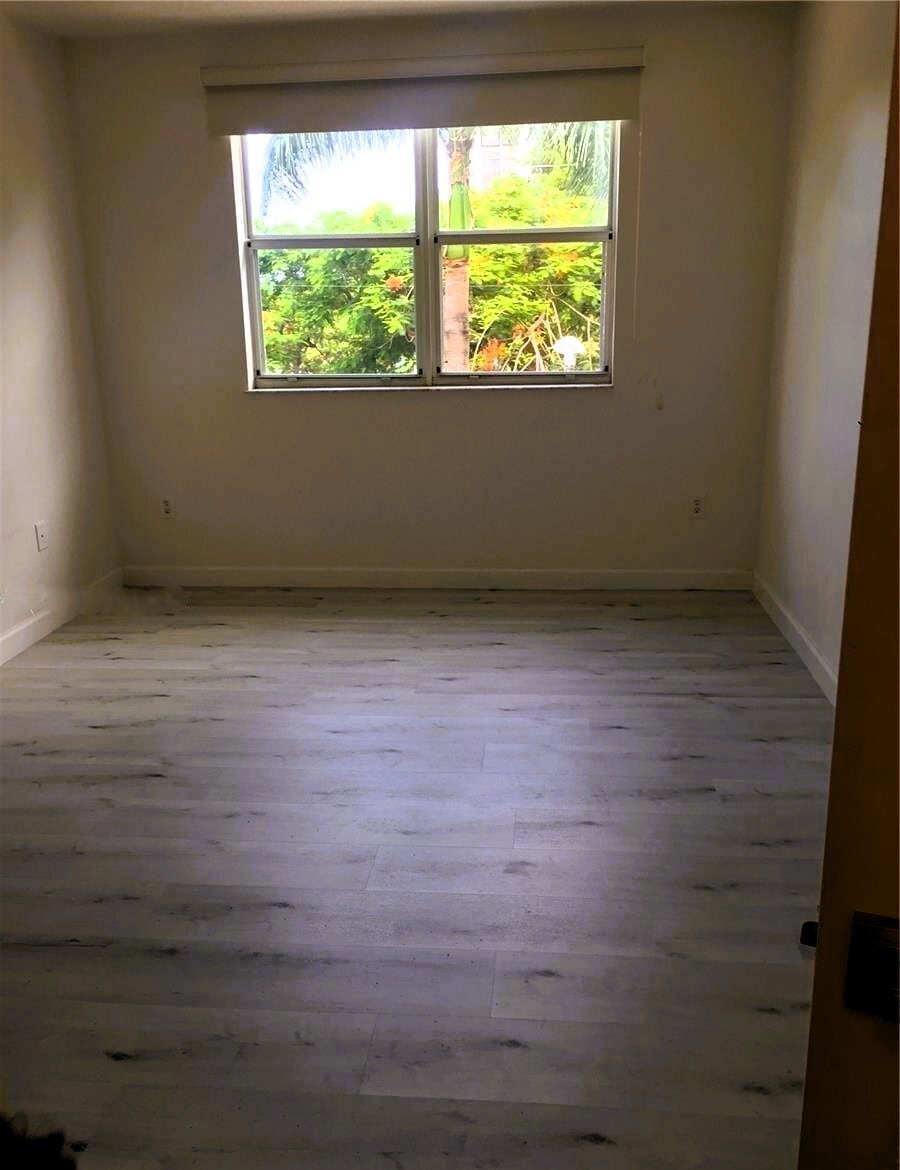 Building Photo - 1824 Brickell Ave