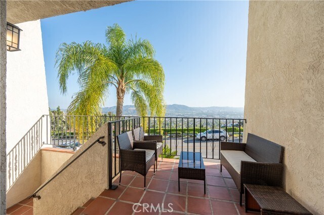 Building Photo - 1350 E Tujunga Ave