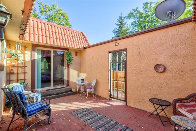 Building Photo - 1494 S Salem Way