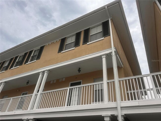 Building Photo - 709 Bloom St