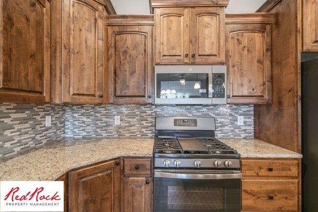 Building Photo - 2 Bedroom Townhome in Sky Ridge, Hurricane
