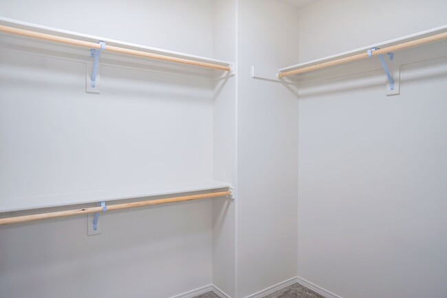 Building Photo - Charming and Exceptionally Clean, 3 Bedroom