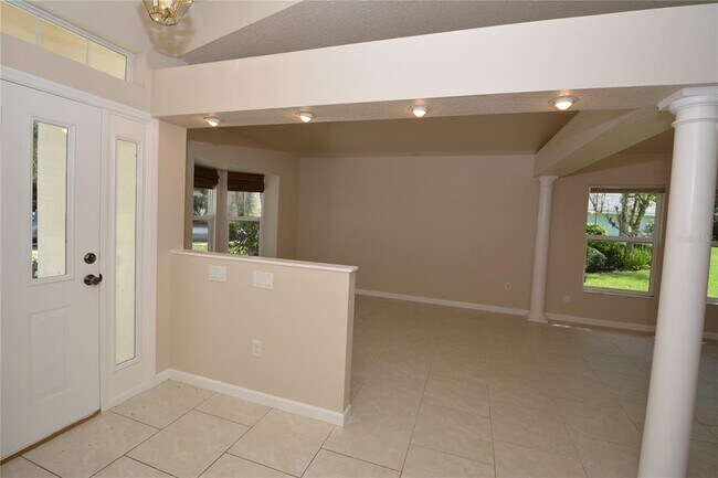 Building Photo - 56 Shinnecock Dr