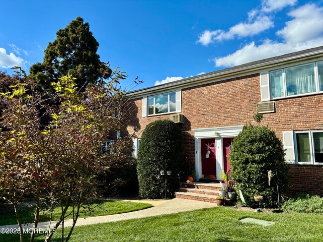 Building Photo - 283 Spring St