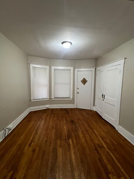 Building Photo - 1943 W Bethune St