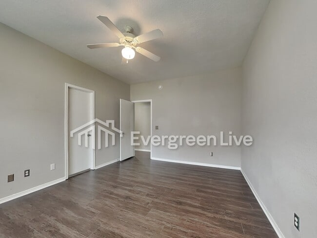 Building Photo - 6172 Milliken Bend