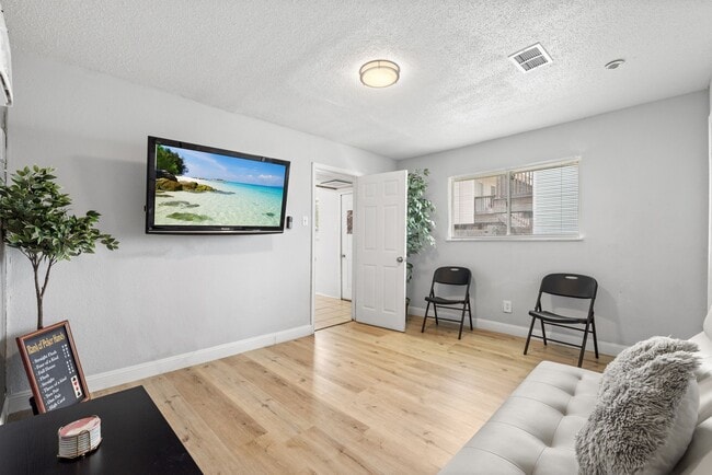 Building Photo - 4018 Sealy Ave