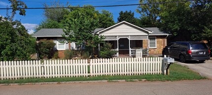 Building Photo - 1120 Albany Rd