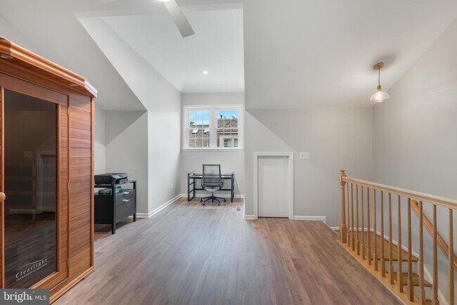 Building Photo - 1507 N Colonial Terrace