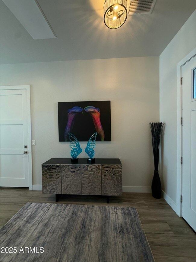 Building Photo - 2007 E Rainbow Trail