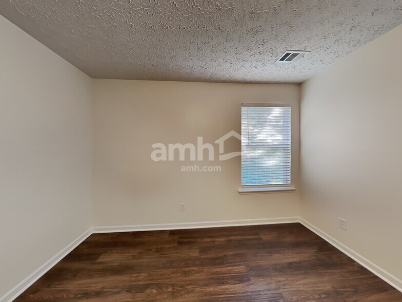 Building Photo - 114 Nacoochee Way