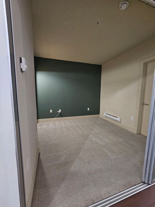 Building Photo - Bright Capitol Hill 1BR at BRIX | Parking Included |