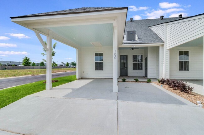 Building Photo - New Construction Upscale Single Story Townhome in Gated Community