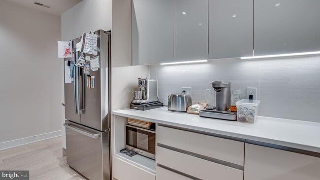 Building Photo - 2003 1st St NW