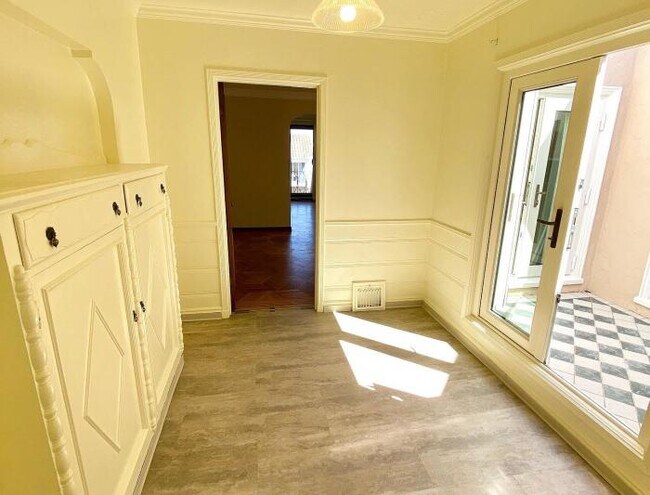 Building Photo - 3 bedroom in San Francisco CA 94118