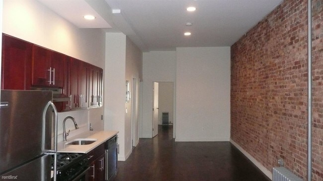 Building Photo - 308 Tompkins Ave